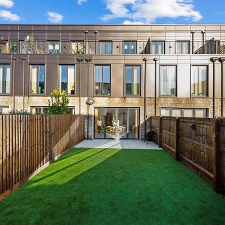 Amazing New Built Townhouse With Garden In London Βίλα Hendon Εξωτερικό φωτογραφία