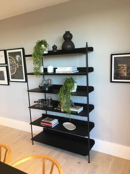 Amazing New Built Townhouse With Garden In London Βίλα Hendon Εξωτερικό φωτογραφία