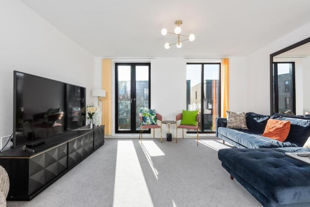 Amazing New Built Townhouse With Garden In London Βίλα Hendon Εξωτερικό φωτογραφία